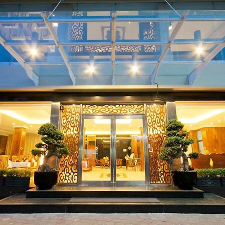 Diamond Hotel Phnom Penh Exterior foto