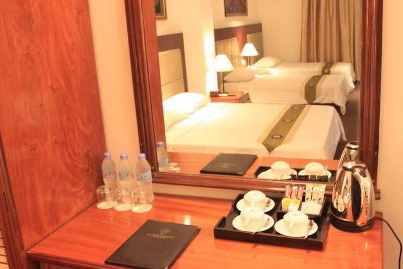Diamond Hotel Phnom Penh Exterior foto